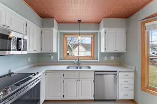 12963 Eastview Ct, Apple Valley, MN 55124 - Photo 8