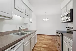 4575 W 80th St Cir, Bloomington, MN 55437 - Photo 8