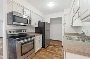 4575 W 80th St Cir, Bloomington, MN 55437 - Photo 6