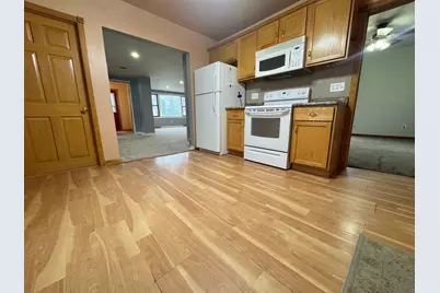 616 W Redwood Street, Marshall, MN 56258 - Photo 6