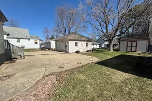 616 W Redwood St, Marshall, MN 56258 - Photo 22