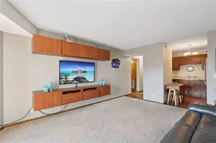 26 10th Street W, Saint Paul, MN 55102 - Photo 2