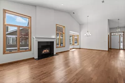 303 Sunflower Court, Vadnais Heights, MN 55127 - Photo 8