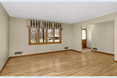 946 Redwood Drive, Apple Valley, MN 55124 - Photo 4
