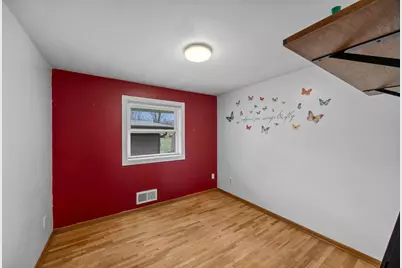 1045 Jorgenson Street SE, Hutchinson, MN 55350 - Photo 32