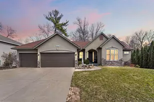 8116 Clifford Cir, Inver Grove Heights, MN 55076 - Photo 2