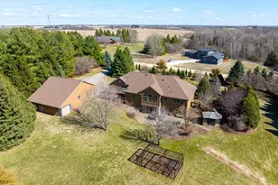 30915 Hay Creek Hills Dr, Red Wing, MN 55066 - Photo 2