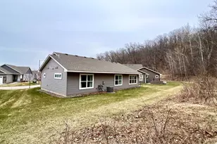 1140 Hewitt Blvd, Red Wing, MN 55066 - Photo 4