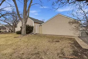 7597 Whitney Dr, Apple Valley, MN 55124 - Photo 38