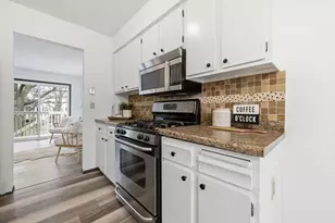 7597 Whitney Dr, Apple Valley, MN 55124 - Photo 8