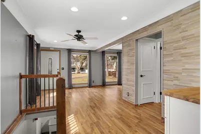 1714 Howard Street N, Maplewood, MN 55109 - Photo 6