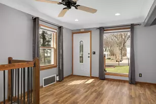1714 Howard St N, Maplewood, MN 55109 - Photo 2