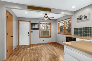 1714 Howard St N, Maplewood, MN 55109 - Photo 10