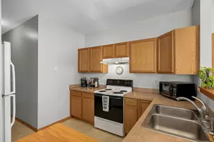 656 Cobblestone Way, Shakopee, MN 55379 - Photo 10