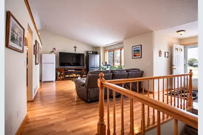 1242 Myrtle Street N, Maplewood, MN 55119 - Photo 2