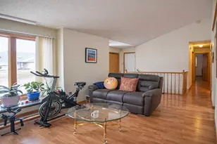 1242 Myrtle St N, Maplewood, MN 55119 - Photo 2