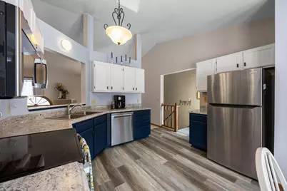 12715 Dorchester Trail, Apple Valley, MN 55124 - Photo 16