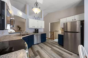 12715 Dorchester Trail, Apple Valley, MN 55124 - Photo 16