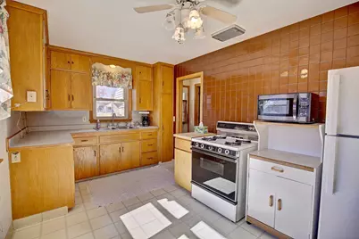 3420 26 1/2 Avenue N, Robbinsdale, MN 55422 - Photo 6