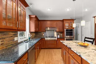 8048 Marsh Creek Alcove, Woodbury, MN 55125 - Photo 12
