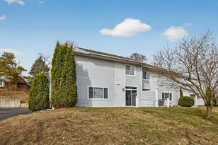 281 Zumbro Dr NW, Rochester, MN 55901 - Photo 2