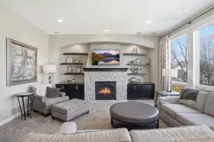 11587 Avery Dr, Inver Grove Heights, MN 55077 - Photo 10