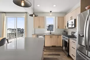 5405 GESTACH LN, Victoria, MN 55318 - Photo 4