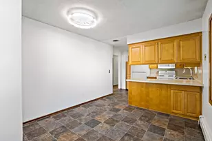 9242 Queen Ave S, Bloomington, MN 55431 - Photo 8