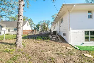 9242 Queen Ave S, Bloomington, MN 55431 - Photo 30