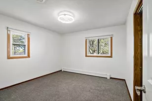 9242 Queen Ave S, Bloomington, MN 55431 - Photo 10