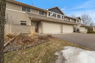 13865 Hyacinth Dr, Rogers, MN 55374 - Photo 2