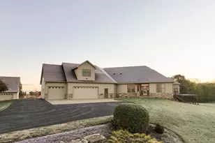 6302 20th Ave SE, Rochester, MN 55904 - Photo 2