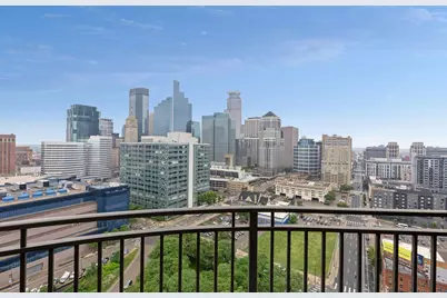 500 E Grant Street #2102, Minneapolis, MN 55404 - Photo 32