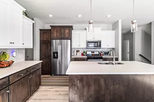 2087 Brookview St, Shakopee, MN 55379 - Photo 10