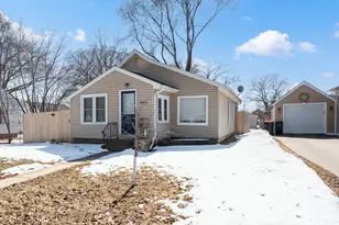920 10 1/2 Street SE, Rochester, MN 55904 - Photo 2