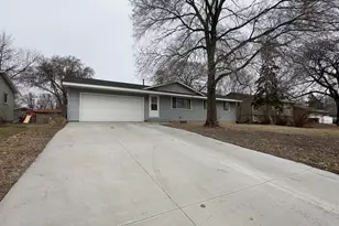 849 81st Ave NE, Spring Lake Park, MN 55432 - Photo 2