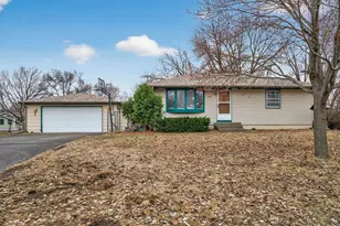 1009 Sunkist Pkwy, Brooklyn Park, MN 55444 - Photo 4