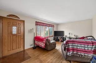 1009 Sunkist Pkwy, Brooklyn Park, MN 55444 - Photo 6