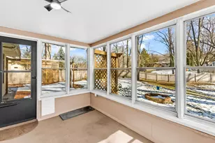 1894 Maryknoll Ave N, Maplewood, MN 55109 - Photo 16