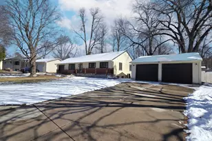 1894 Maryknoll Ave N, Maplewood, MN 55109 - Photo 4