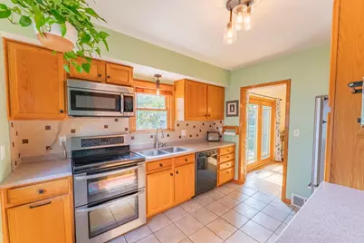 900 Hoyt Avenue W, Saint Paul, MN 55117 - Photo 26