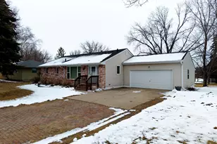 1216 Somerset Rd, Fergus Falls, MN 56537 - Photo 2