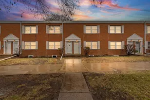 996 Cleveland Ave S, Saint Paul, MN 55116 - Photo 2