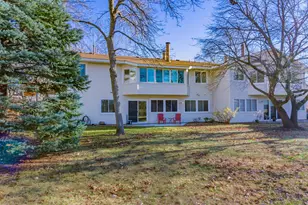 7922 Timber Lake Dr, Eden Prairie, MN 55347 - Photo 4