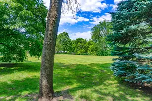 7922 Timber Lake Dr, Eden Prairie, MN 55347 - Photo 4