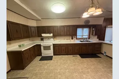 812 11th Avenue, Clarkfield, MN 56223 - Photo 4