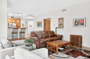 825 Berry St, Saint Paul, MN 55114 - Photo 14