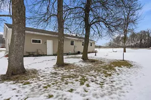 535 W Bend Ln, Alvarado, MN 56710 - Photo 6