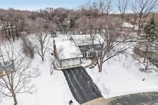 13518 Kerry Ln, Eden Prairie, MN 55346 - Photo 6