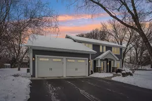 13518 Kerry Ln, Eden Prairie, MN 55346 - Photo 2